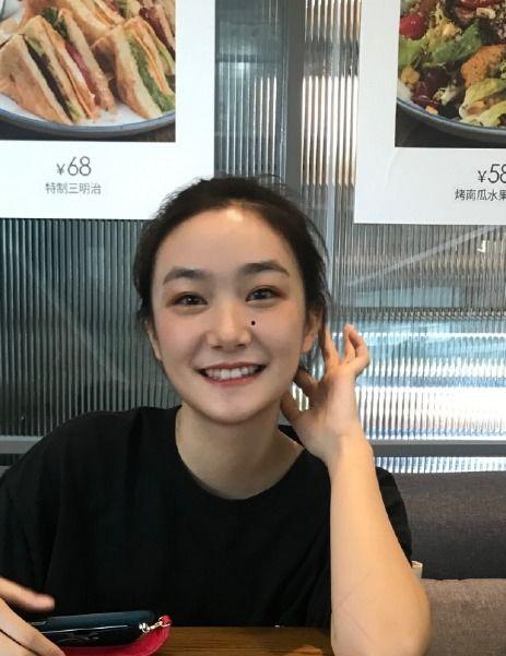 吃瓜妹妹和姐夫