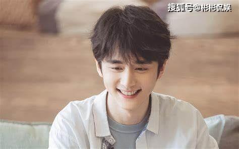 张新成网上吃瓜,从明星到“吃瓜群众”，揭秘娱乐圈背后的故事